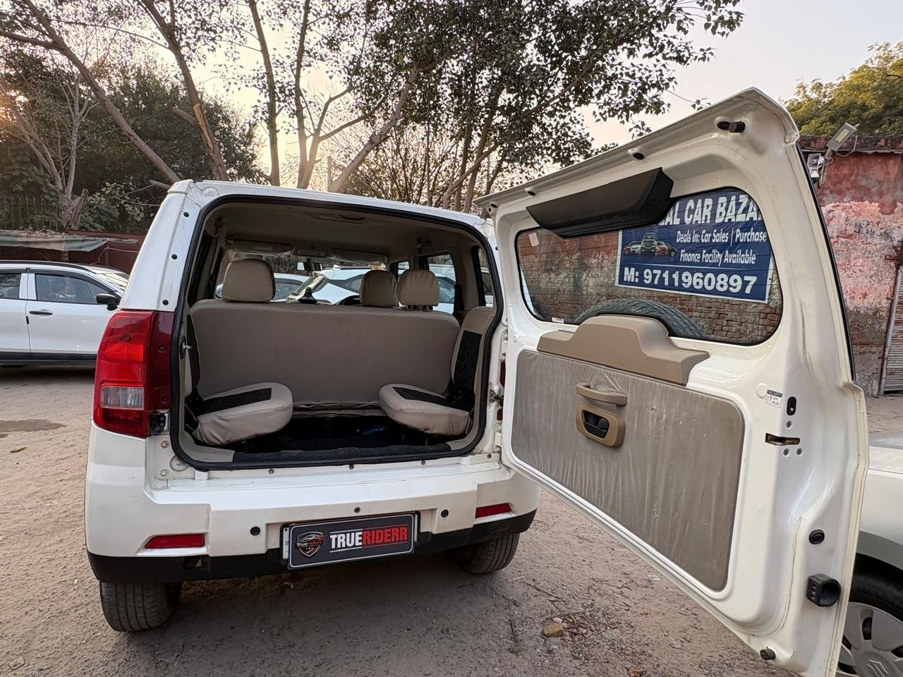 
								Mahindra Bolero N10 full									