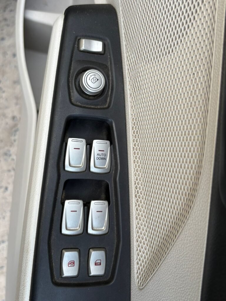 Mahindra XUV300