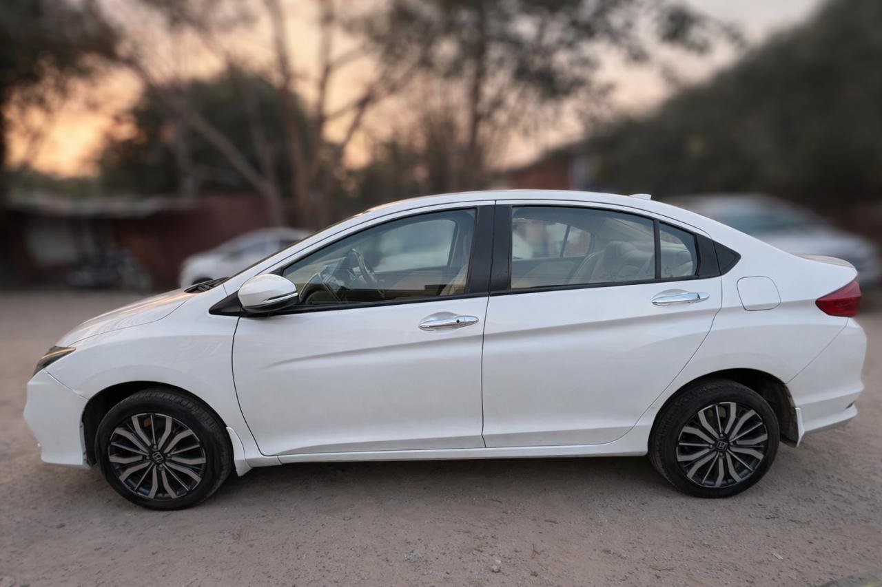 
								Honda City full									