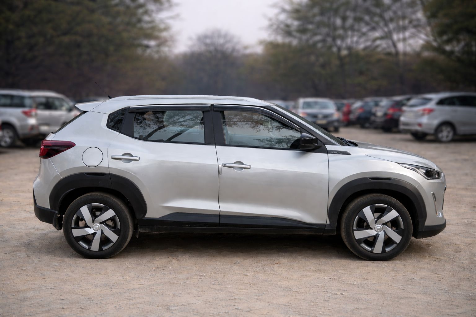 
								Nissan Magnite XL full									