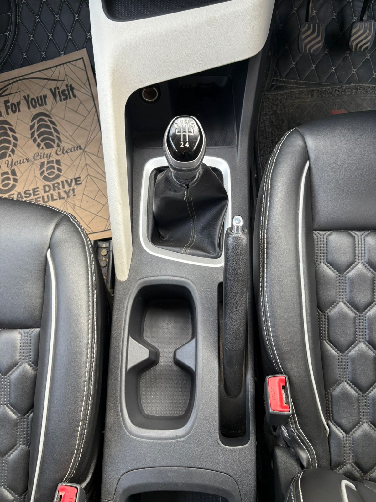 
								Nissan Magnite XL full									