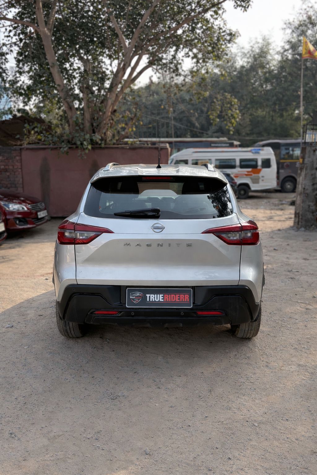 
								Nissan Magnite XL full									