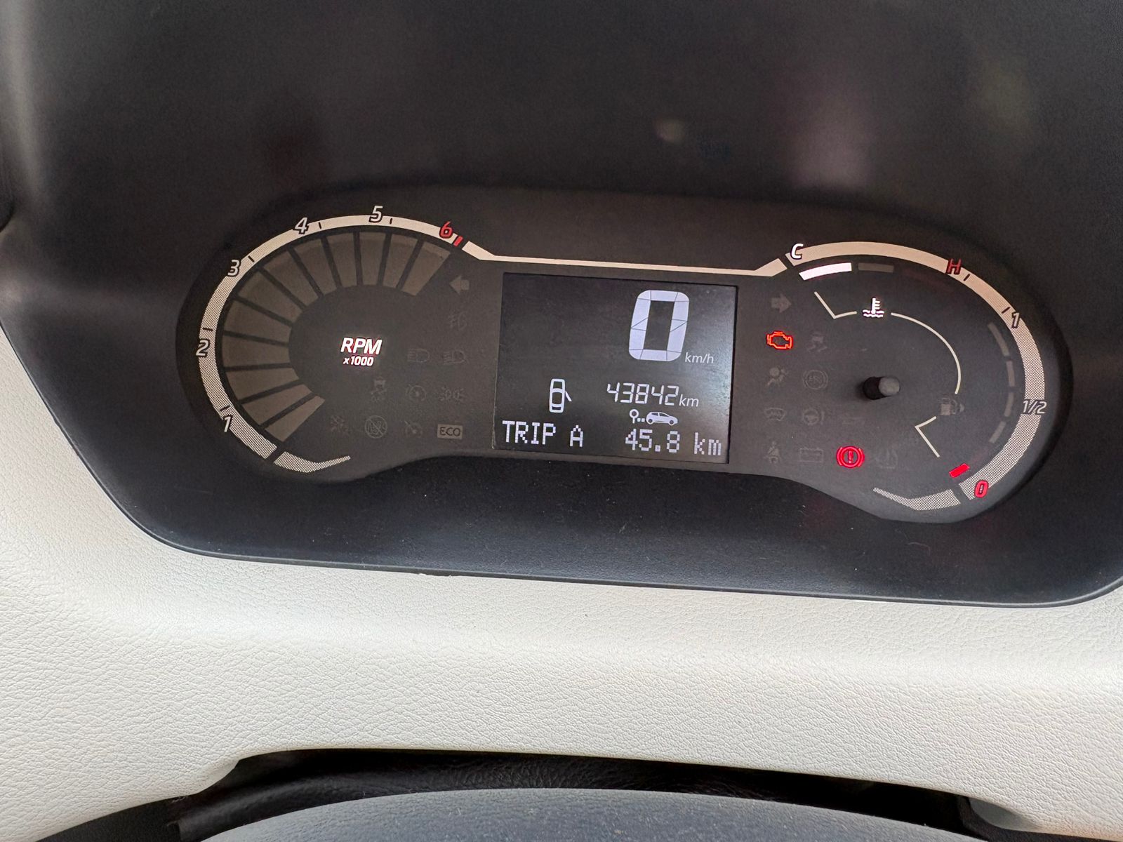 
								Nissan Magnite XL full									