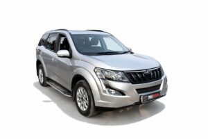 Mahindra XUV500 W9 with Sunroof