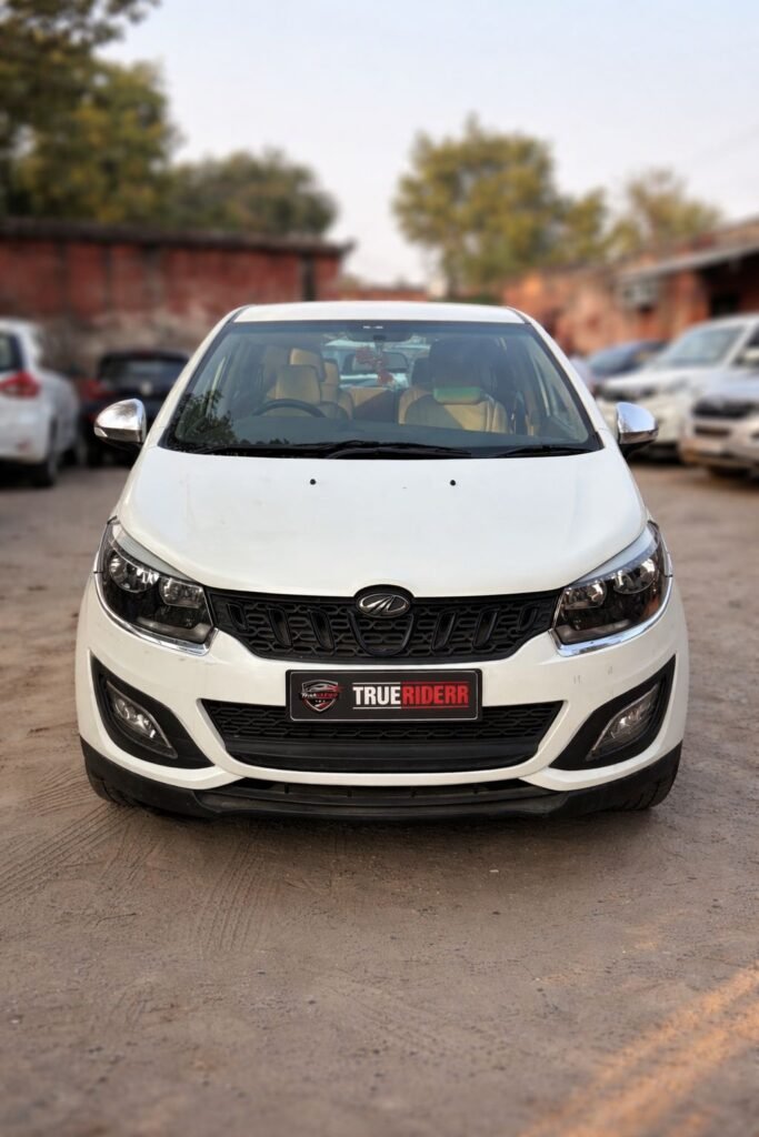 Mahindra Marazzo M4