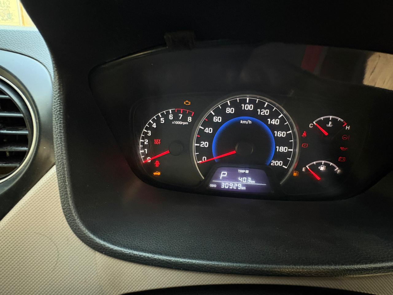 
								Hyundai Grand i10 Asta Automatic full									