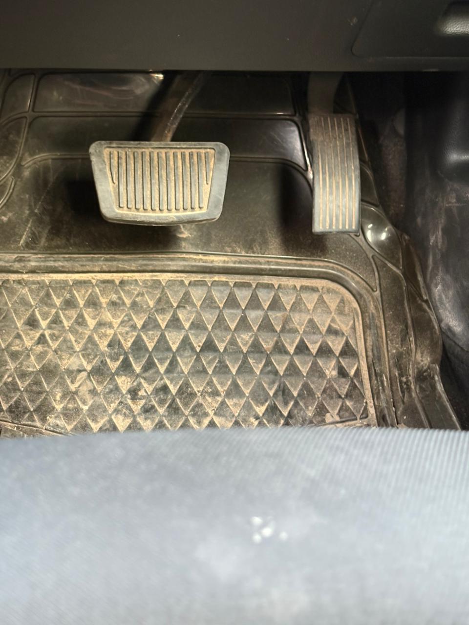 
								Hyundai Grand i10 Asta Automatic full									