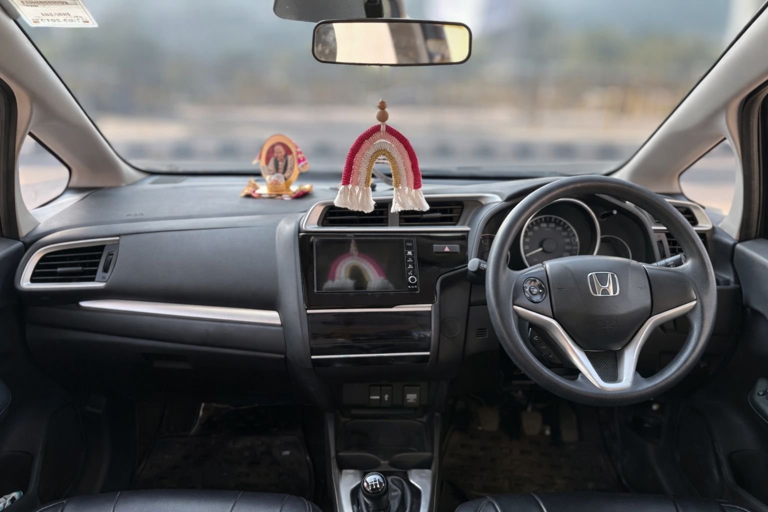 
								Honda WR-V with Sunroof full									