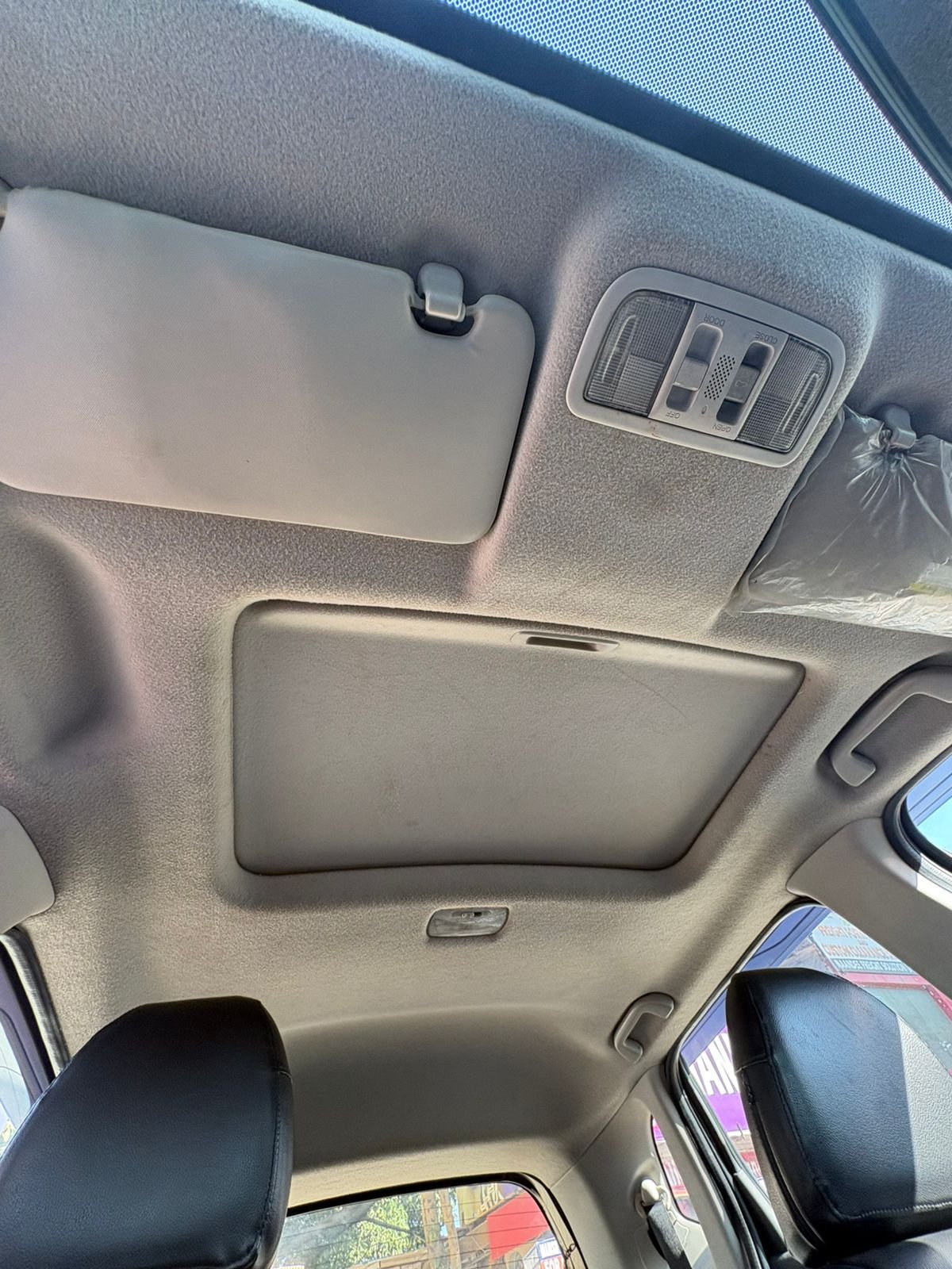 
								Honda WR-V with Sunroof full									