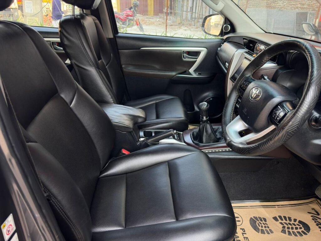 Toyota Fortuner 4X2 MT