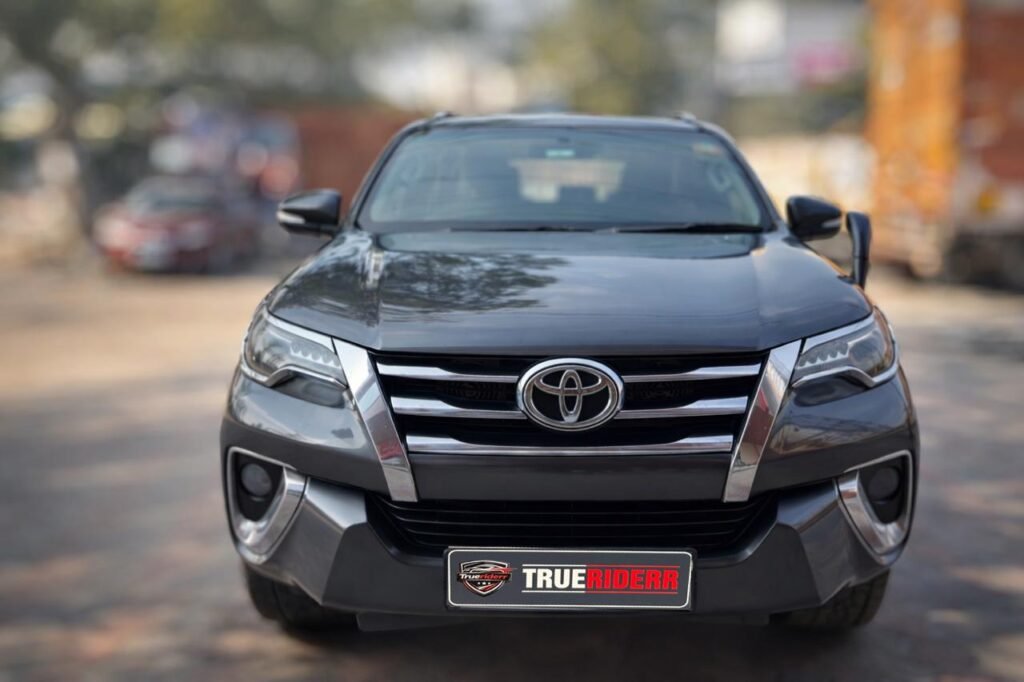 Toyota Fortuner 4X2 MT