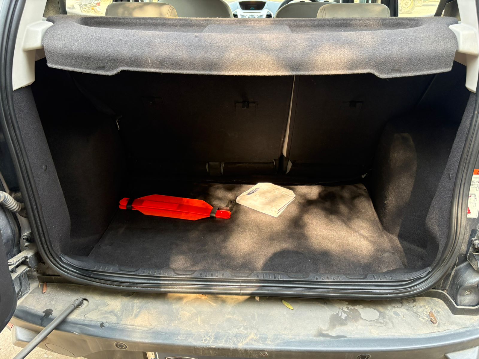 
								Ford Eco Sports Titanium full									