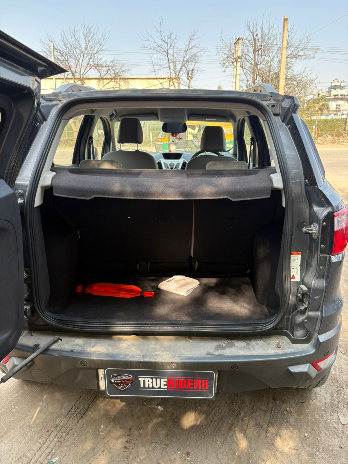 
								Ford Eco Sports Titanium full									