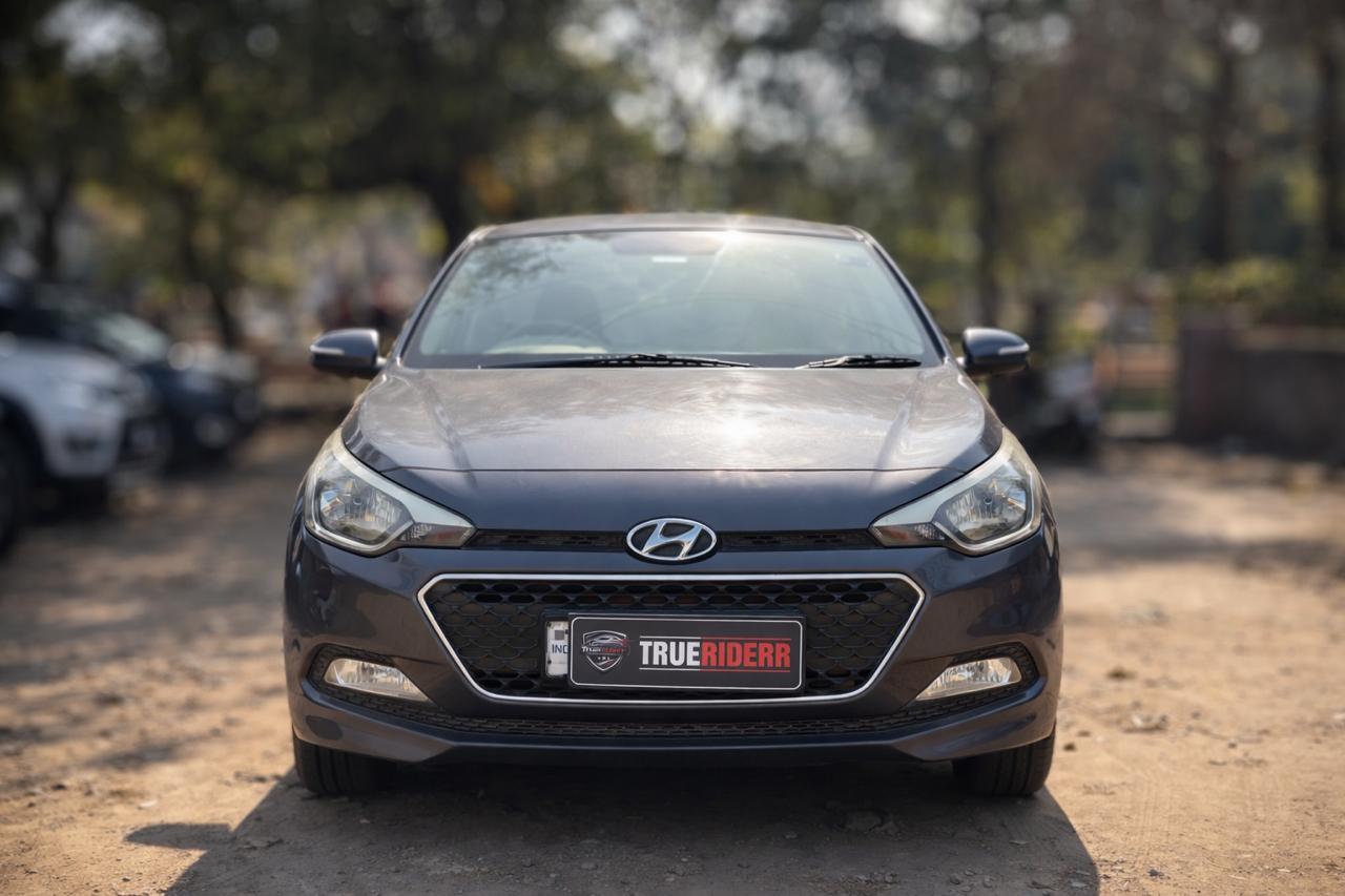 
								Hyundai i20 Sport full									