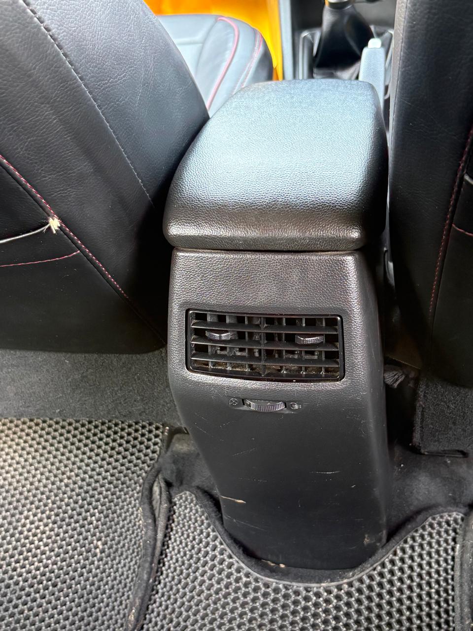 
								Hyundai i20 Sport full									