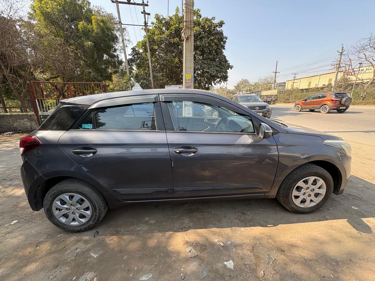 
								Hyundai i20 Sport full									