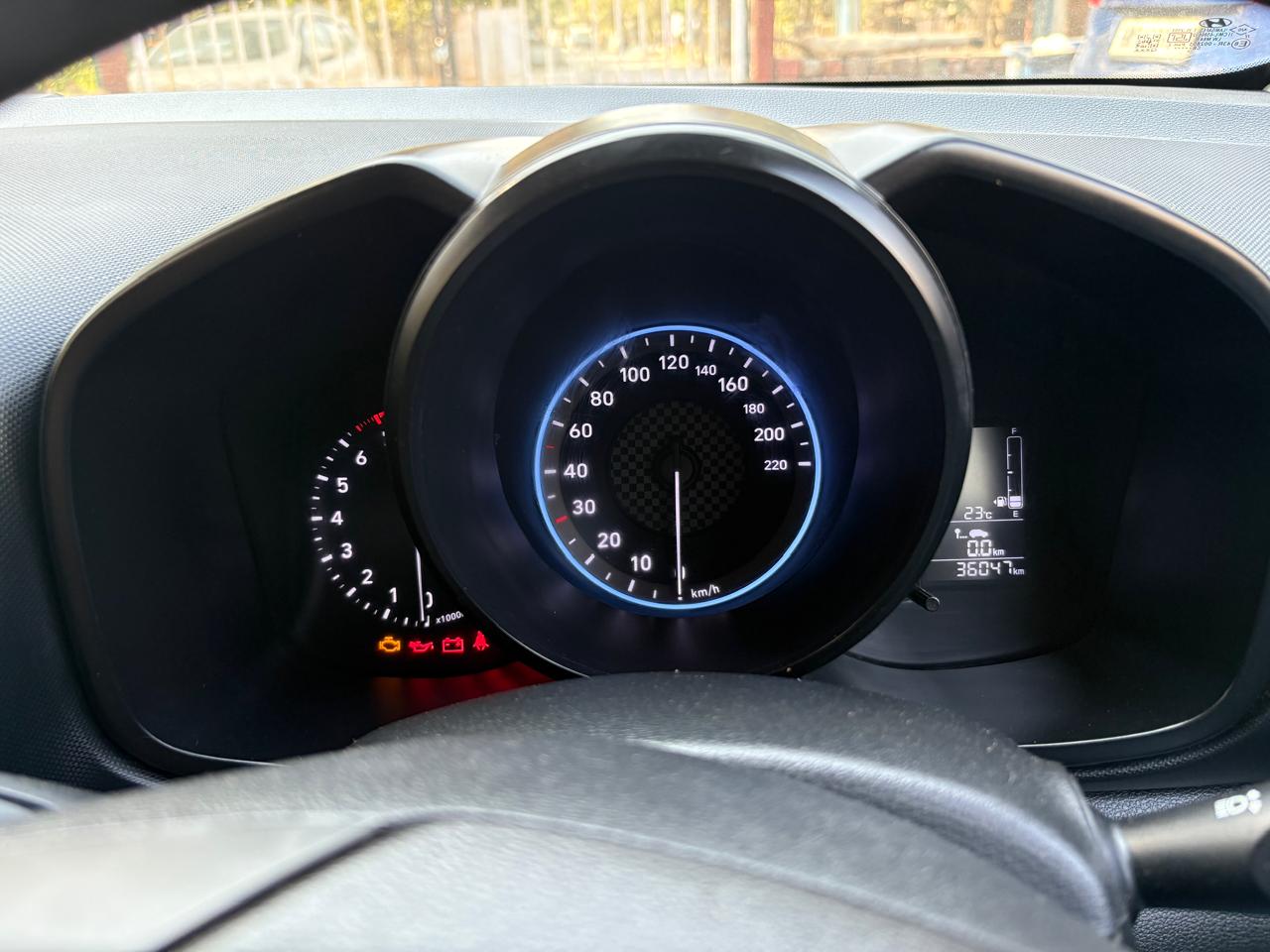 
								Hyundai Venue S full									