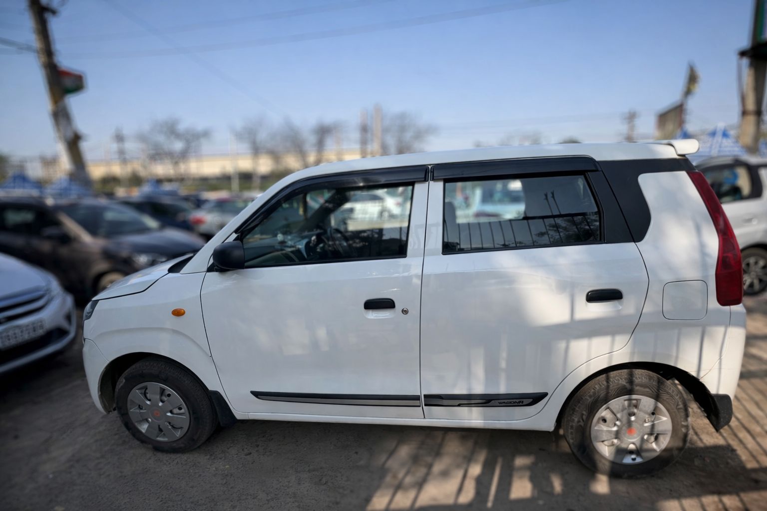 
								Maruti Suzuki WagonR LXI full									