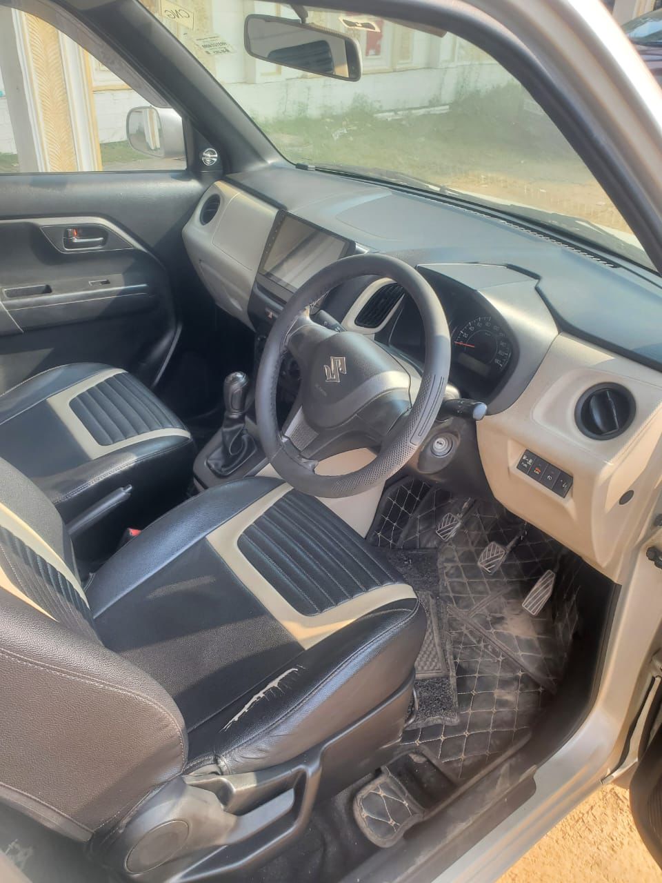 
								Maruti Suzuki WagonR full									