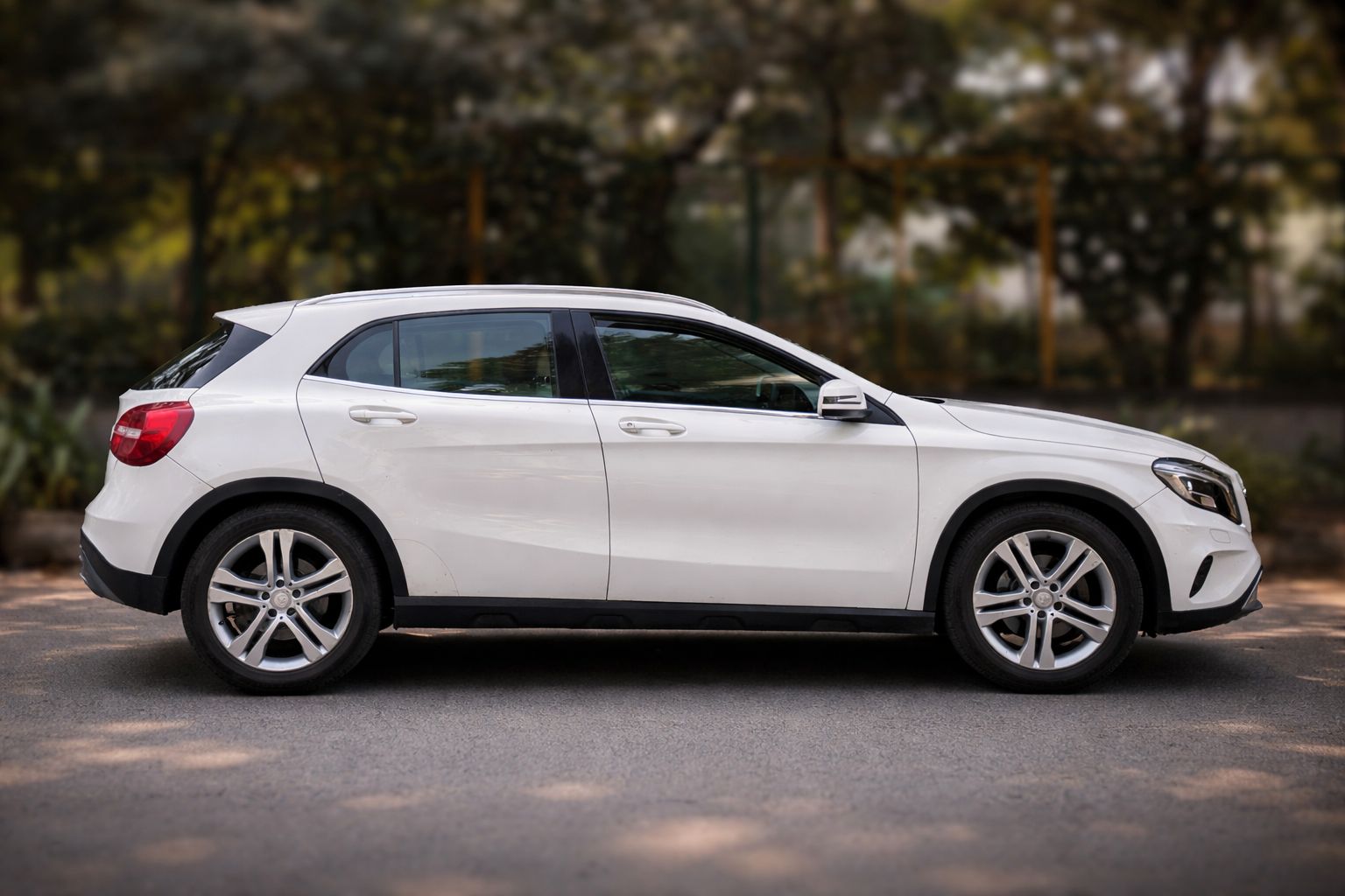 
								Mercedes GLA 200 full									