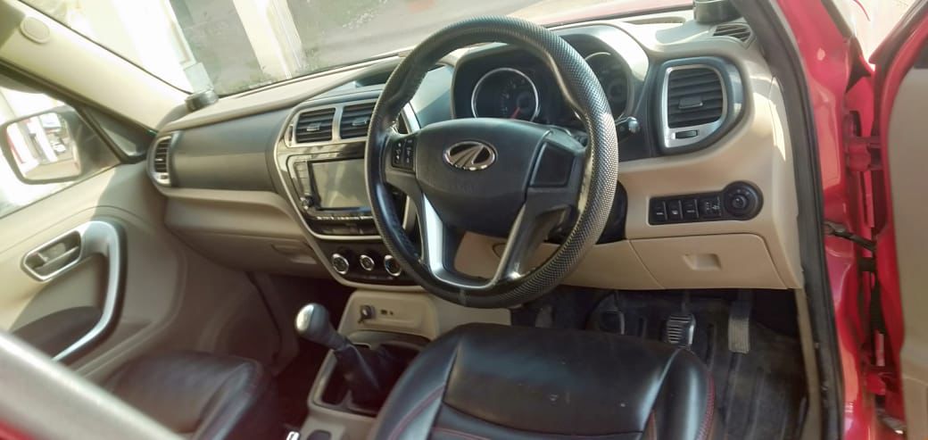 
								Mahindra TUV T10 full									