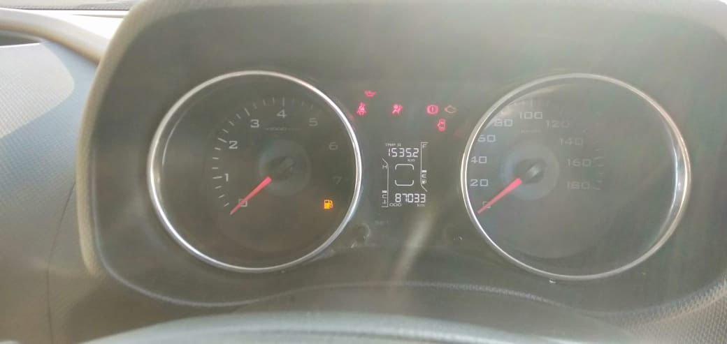 
								Mahindra TUV T10 full									