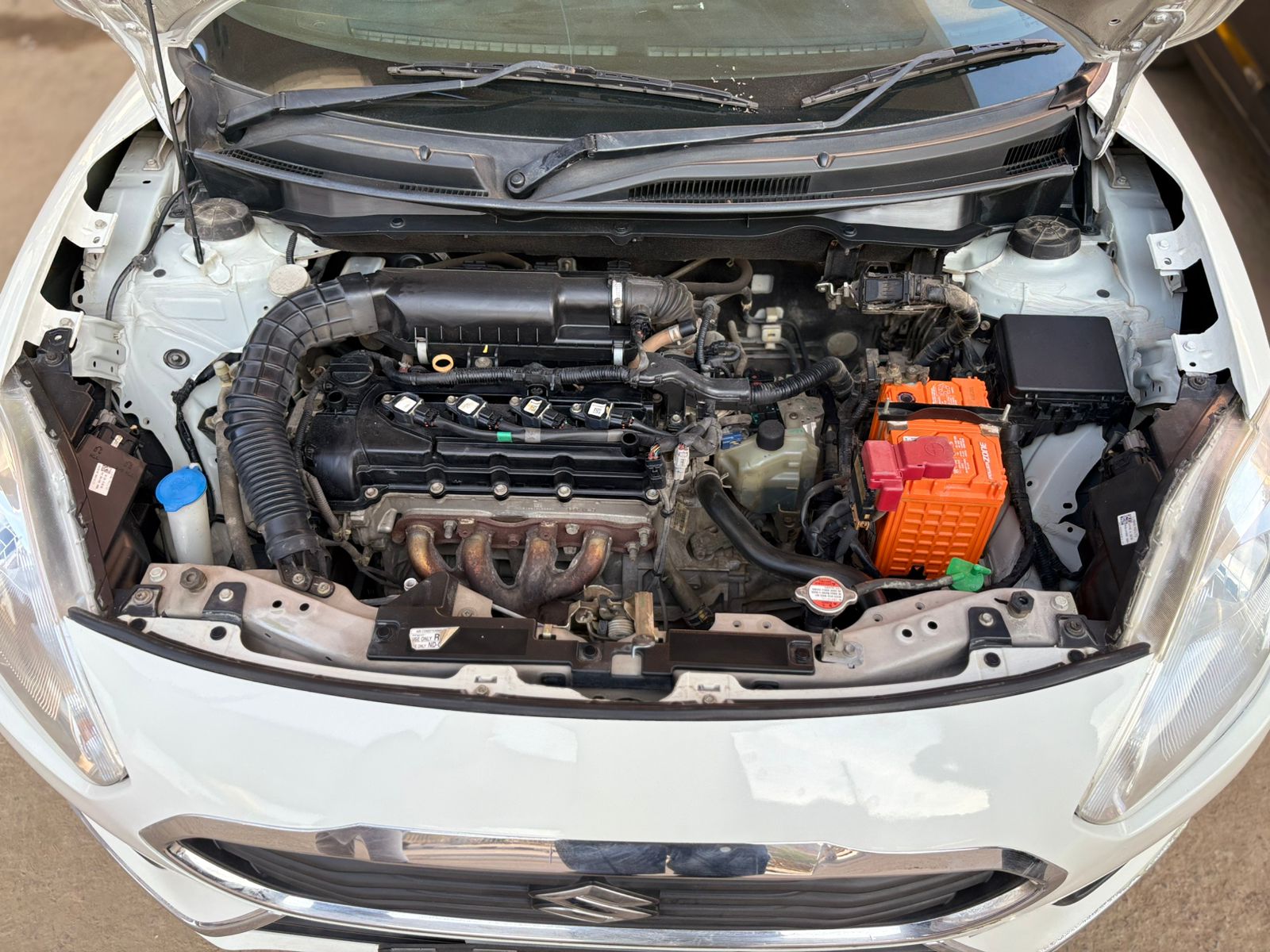 
								Maruti Suzuki Swift Dzire VXI Automatic full									