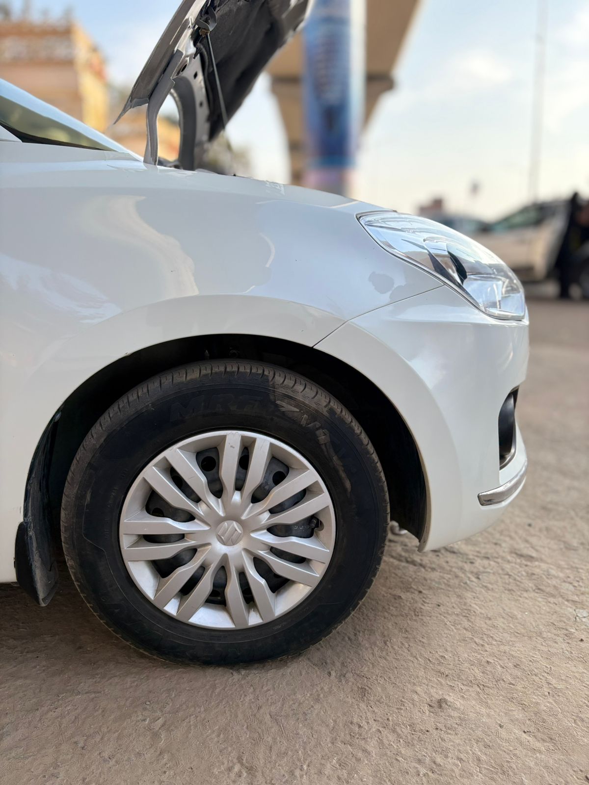 
								Maruti Suzuki Swift Dzire VXI Automatic full									