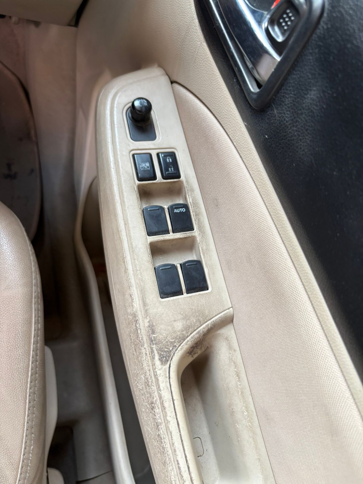 
								Maruti Suzuki Swift Dzire VXI Automatic full									