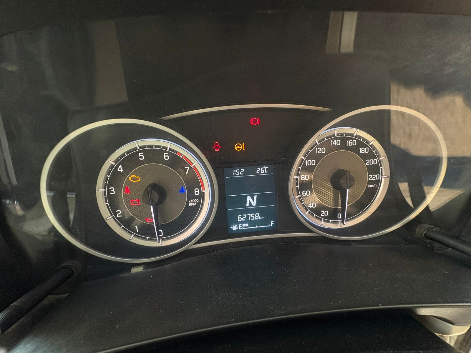 
								Maruti Suzuki Swift Dzire VXI Automatic full									