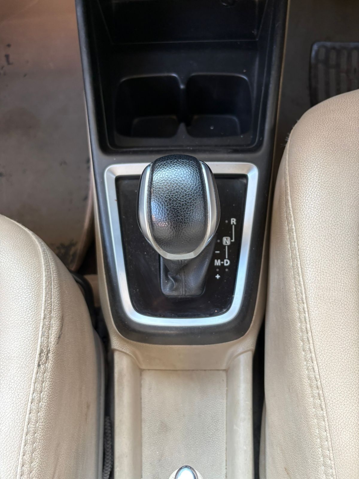 
								Maruti Suzuki Swift Dzire VXI Automatic full									